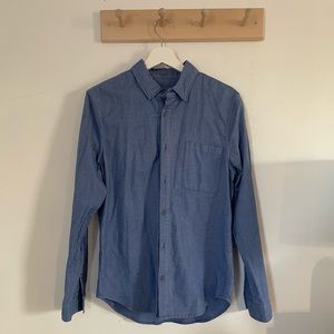 Lululemon men’s small button down shirt with chest pocket